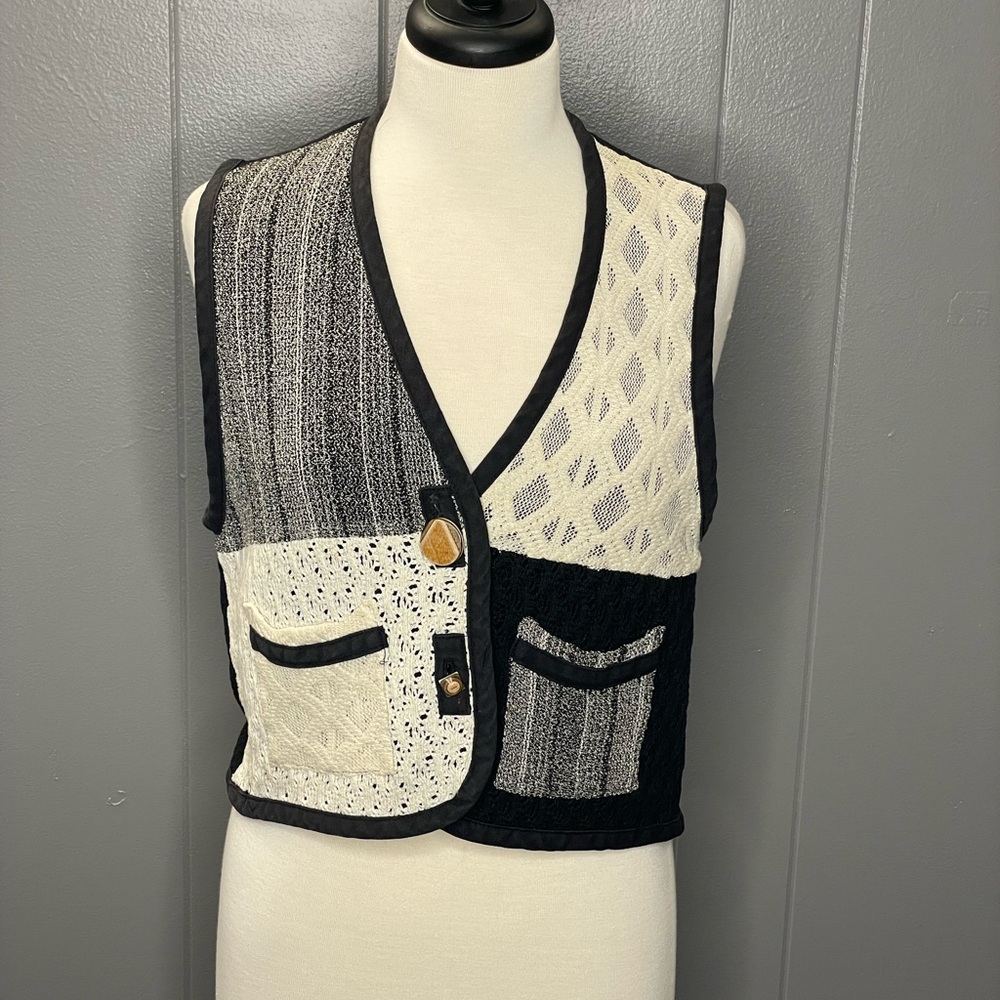 Vintage The Limited sweater vest. Size medium.